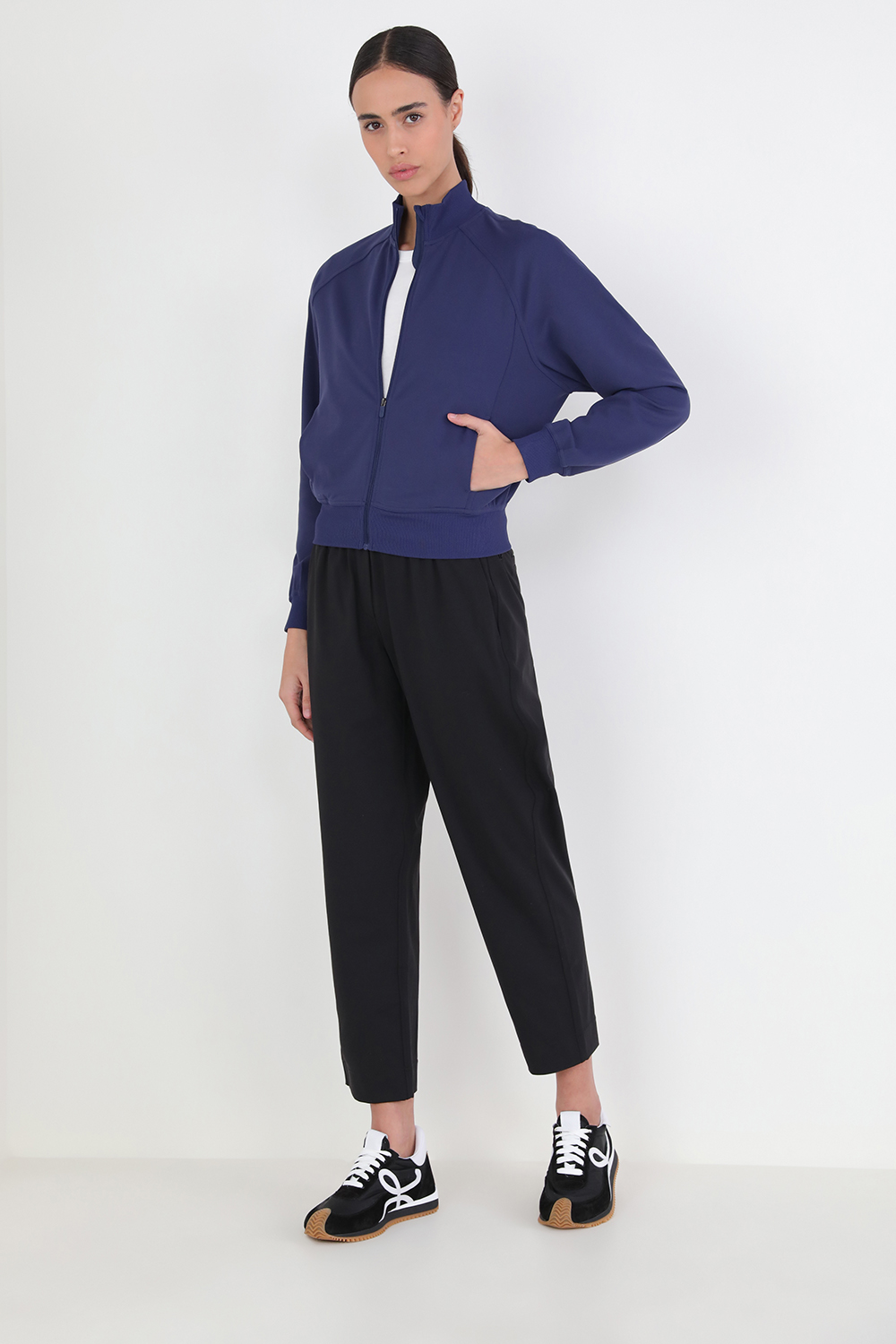 Tapered-Leg Mid-Rise Pant 7/8 Length Luxtreme